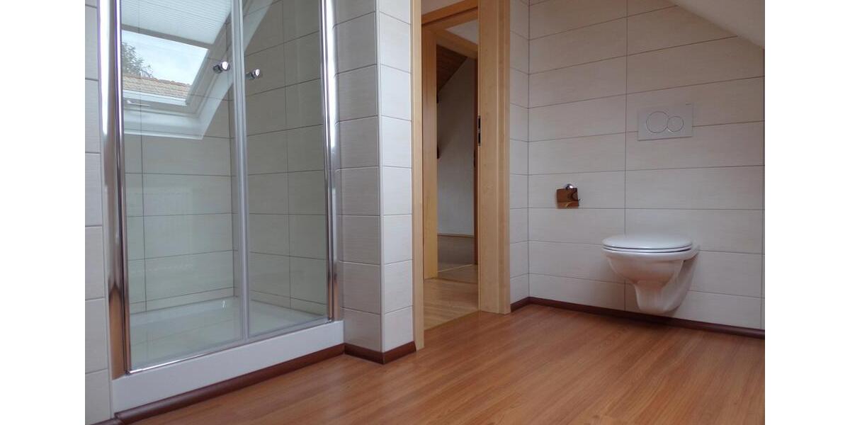 Dachgeschoßwohnung Hargesheim - 4 Zimmer, 132 m&sup2;, 960&euro; | Angebot:26350346