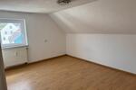 Dachgeschoßwohnung Ergoldsbach Langenhettenbach - 3 Zimmer, 85 m&sup2;, 1.100&euro; | Angebot:26212500