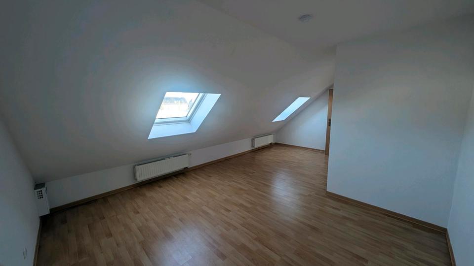 Dachgeschoßwohnung Schkeuditz - 3 Zimmer, 106 m&sup2;, 700&euro; | Angebot:25291764