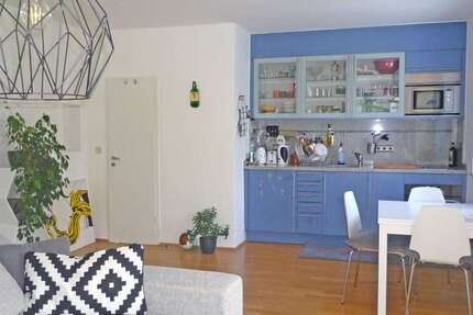 Wohnung Düsseldorf Stadtbezirk 2 - 2 Zimmer, 69 m&sup2;, 900&euro; | Angebot:27283122