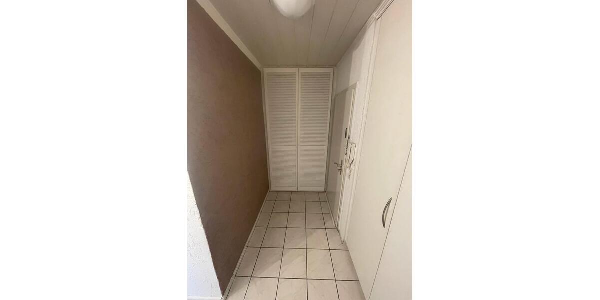Etagenwohnung Neuss - 2 Zimmer, 68 m&sup2;, 1.040&euro; | Angebot:26610402