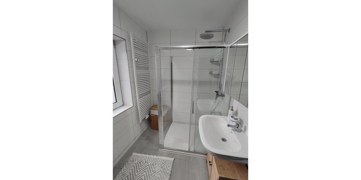 Wohnen auf Zeit Bielefeld Heepen - 7 Zimmer, 168 m&sup2;, 70&euro; | Angebot:26684524