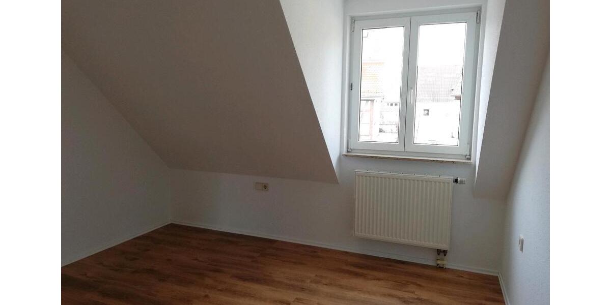 Dachgeschoßwohnung Ilshofen - 3.5 Zimmer, 79 m&sup2;, 780&euro; | Angebot:26702473