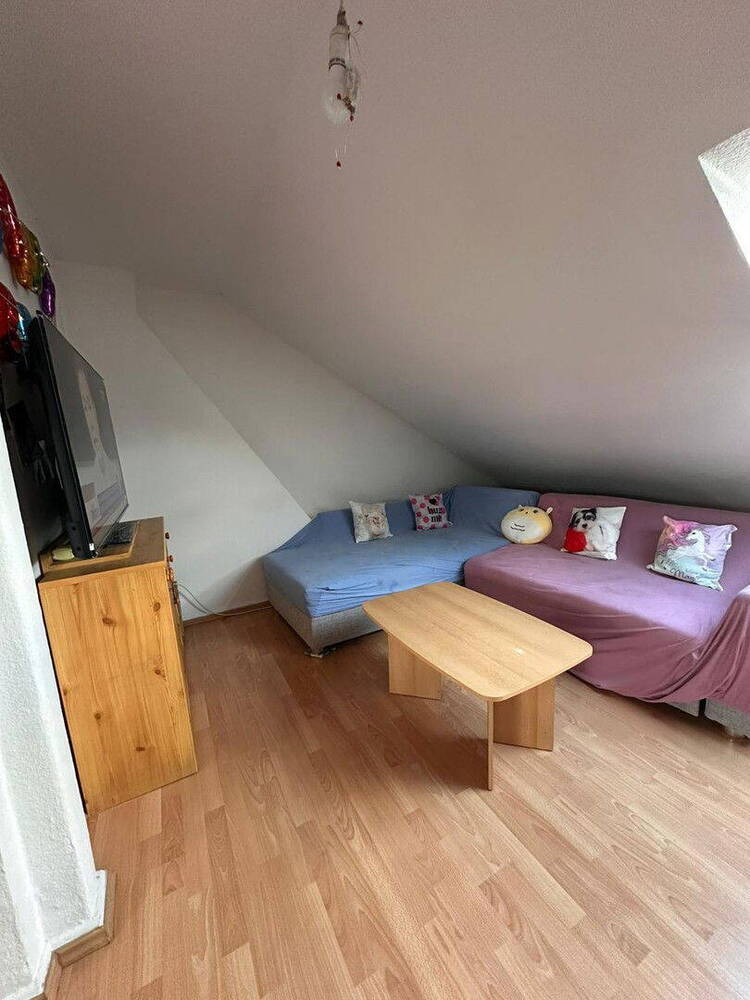 Gemuetliche 2-Z. DG-Wohnung (OG2) ab 1.12 Frei