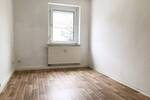 Etagenwohnung Riesa Pausitzer Delle - 4 Zimmer, 76 m&sup2;, 449&euro; | Angebot:26418868