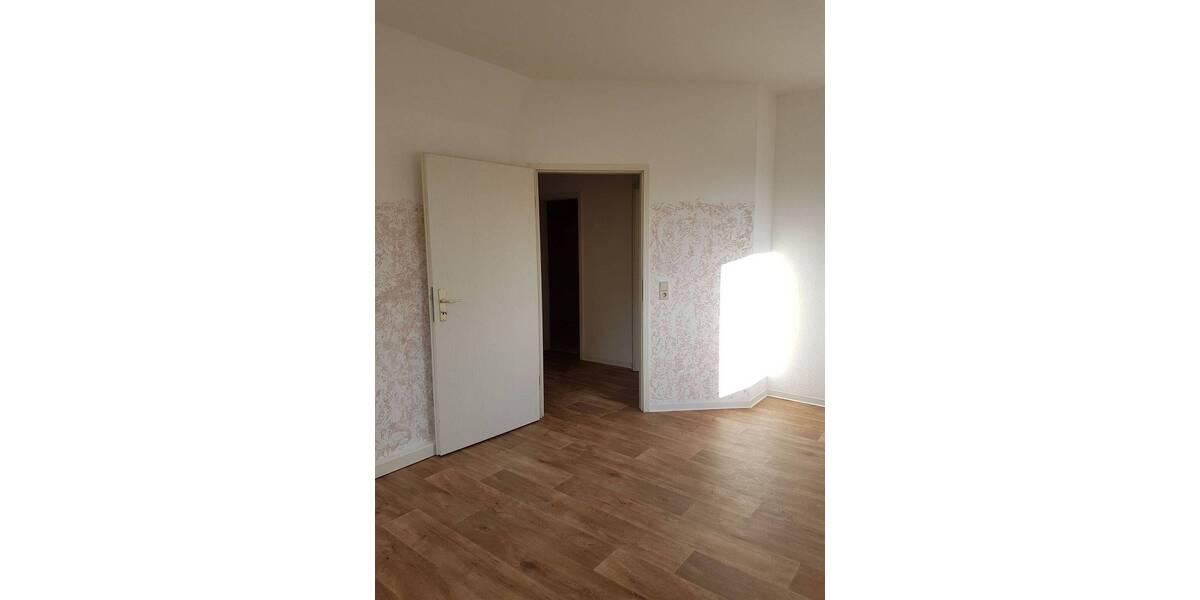Etagenwohnung Döbeln Sörmitz - 2 Zimmer, 62 m&sup2;, 330&euro; | Angebot:26172469