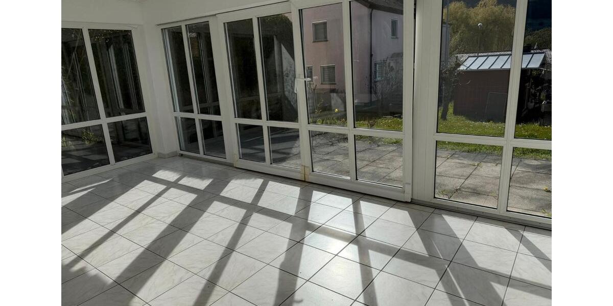 Erdgeschoßwohnung Bad Mergentheim - 2.5 Zimmer, 83 m&sup2;, 600&euro; | Angebot:26180951