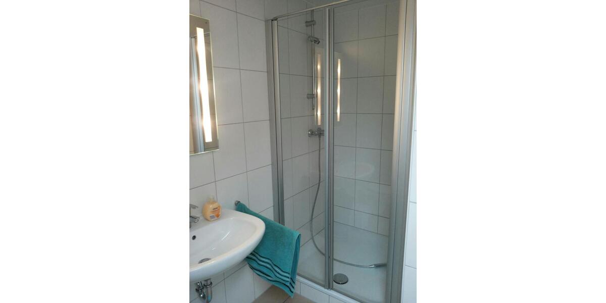 Dachgeschoßwohnung Lügde - 3 Zimmer, 75 m&sup2;, 430&euro; | Angebot:26033811