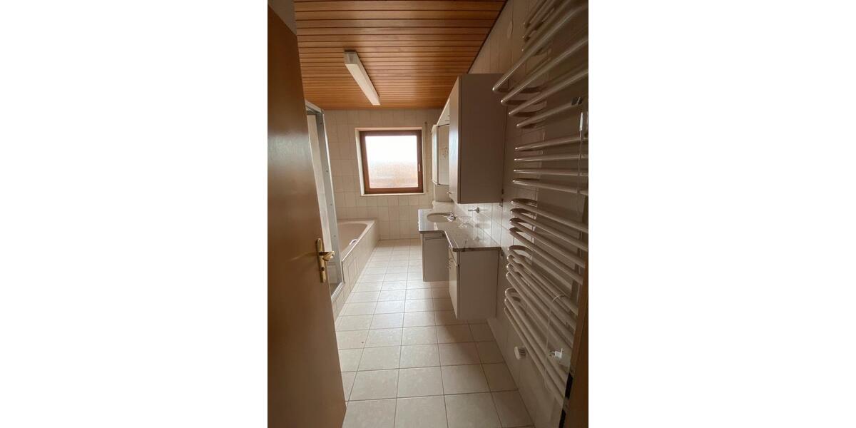 Erdgeschoßwohnung Kirchberg an der Jagst - 3 Zimmer, 140 m&sup2;, 1.100&euro; | Angebot:26623414