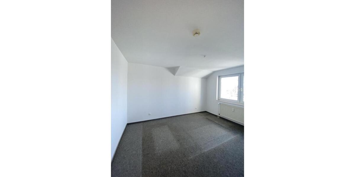 Dachgeschoßwohnung Solingen Aufderhöhe - 2 Zimmer, 58 m&sup2;, 362&euro; | Angebot:26049205