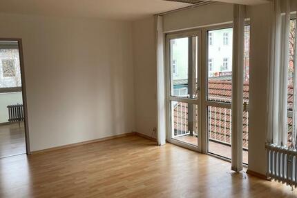 Haus Rosenheim Innenstadt - 3 Zimmer, 70 m&sup2;, 1.250&euro; | Angebot:25841105