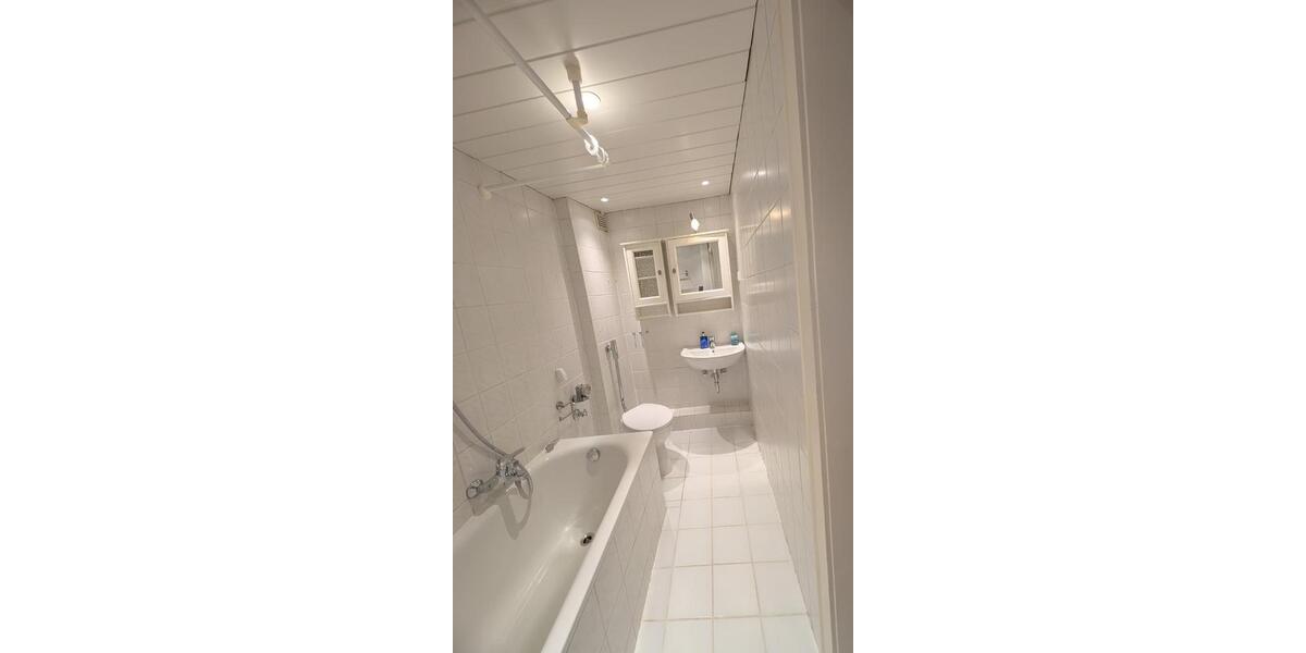 Dachgeschoßwohnung Nürnberg Gibitzenhof - 2.5 Zimmer, 72 m&sup2;, 830&euro; | Angebot:25650918