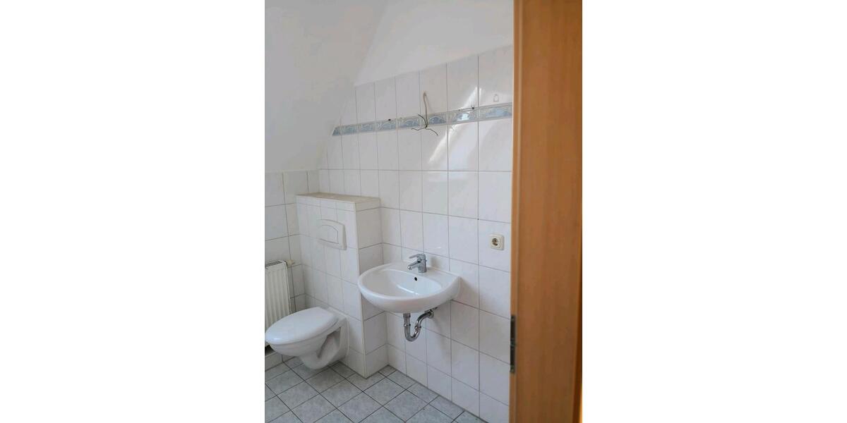Dachgeschoßwohnung Laage - 2 Zimmer, 46 m&sup2;, 350&euro; | Angebot:26007490