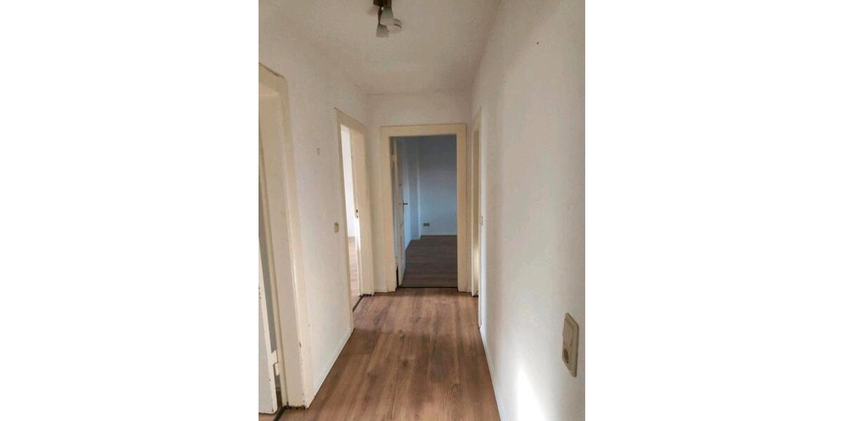 Erdgeschoßwohnung Staßfurt - 3 Zimmer, 60 m&sup2;, 350&euro; | Angebot:24531555