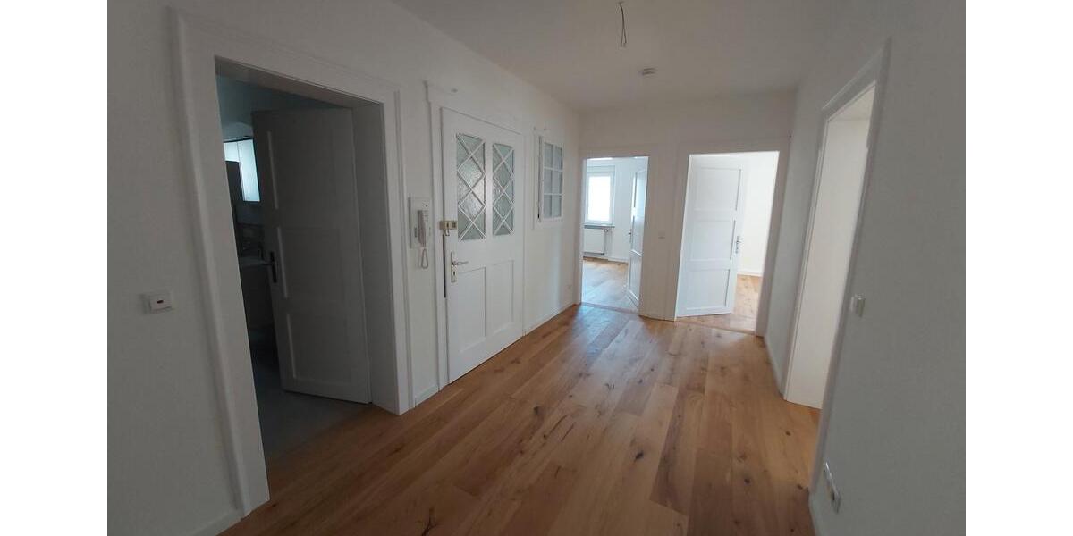Etagenwohnung Weiden in der Oberpfalz - 4 Zimmer, 110 m&sup2;, 1.200&euro; | Angebot:26521936