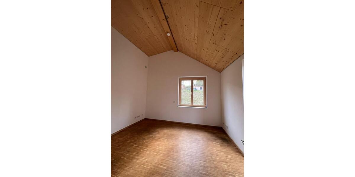Bungalow Chemnitz Klaffenbach - 5 Zimmer, 150 m&sup2;, 2.050&euro; | Angebot:26677690
