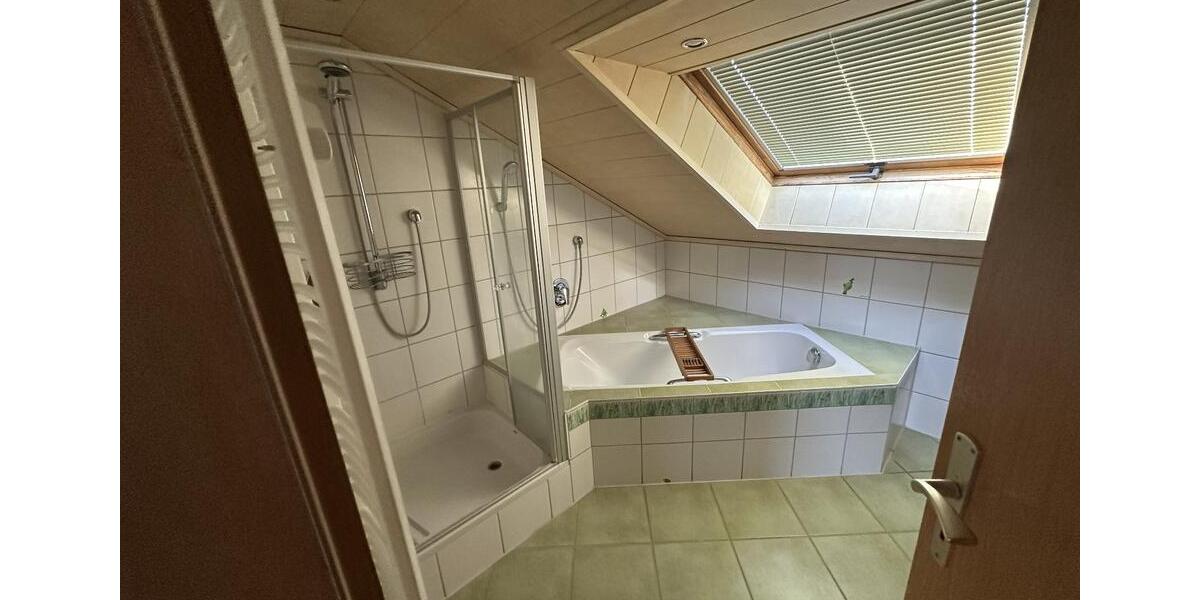 Dachgeschoßwohnung Plattling - 5 Zimmer, 75 m&sup2;, 650&euro; | Angebot:25650924