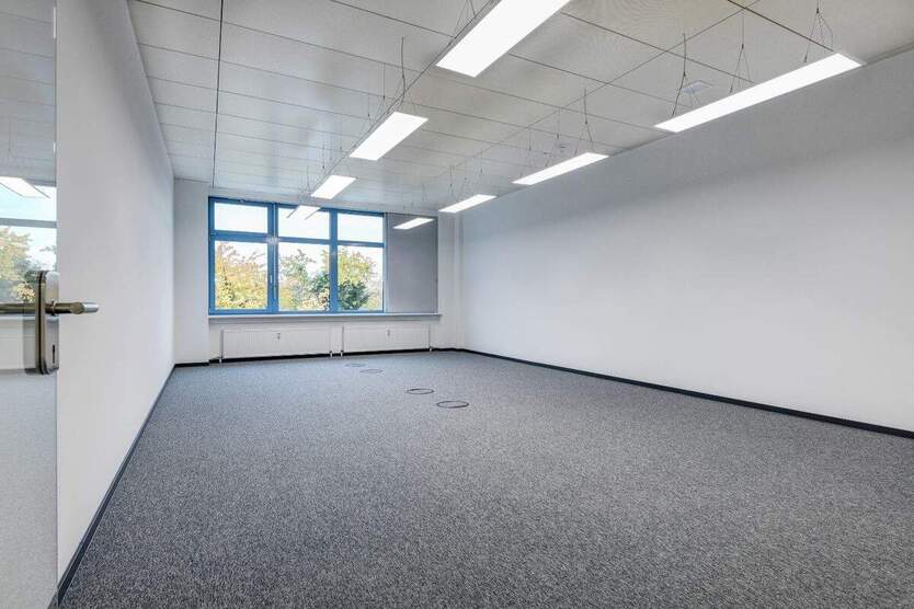 Renovierte Bürofläche bezugsfrei nach Absprache - All-in-Miete zimmer