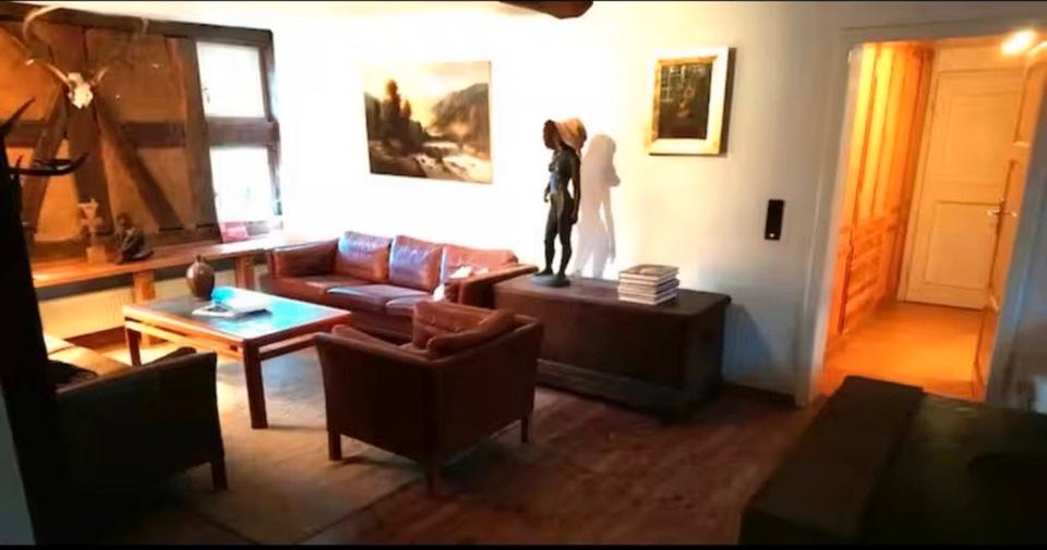 Einfamilienhaus Hallenberg - 7 Zimmer, 100 m&sup2;, 800&euro; | Angebot:24181513