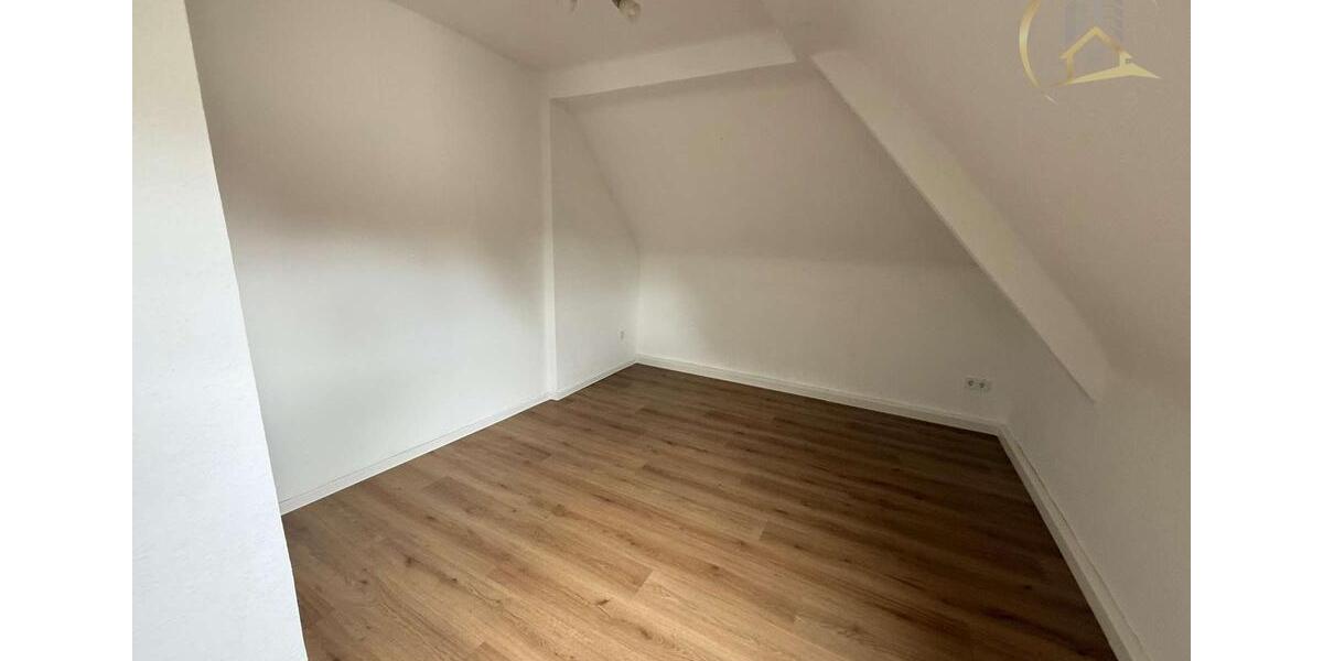 Dachgeschoßwohnung Gelnhausen - 3 Zimmer, 62 m&sup2;, 790&euro; | Angebot:24395400