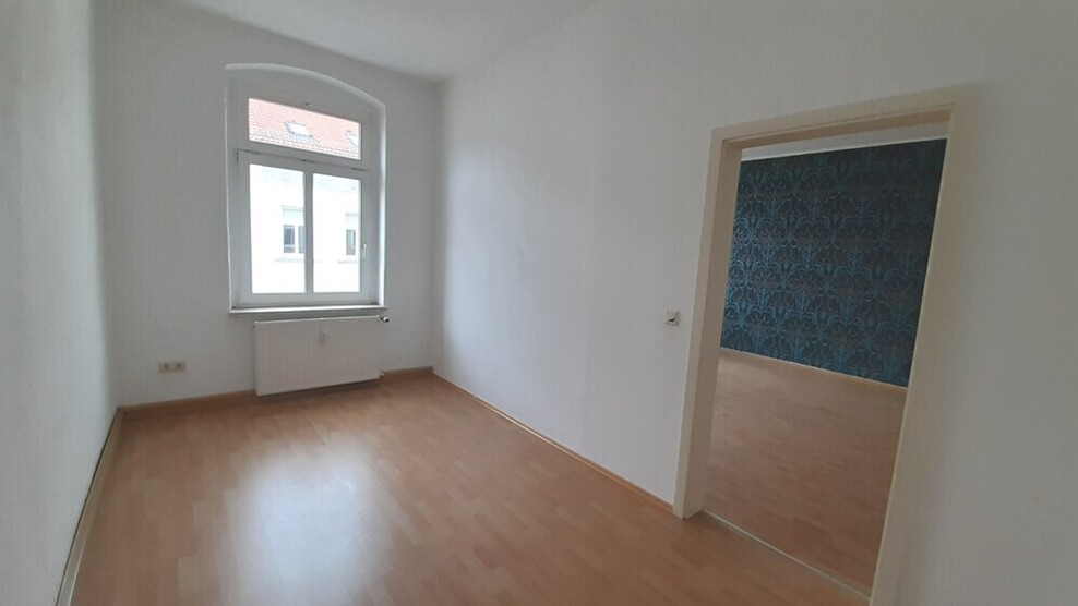 WG-Wohnung mit 4-Zimmern, 3.OG mit 2 Bädern in ruhigem und zentralem Wohnviertel von Gera
