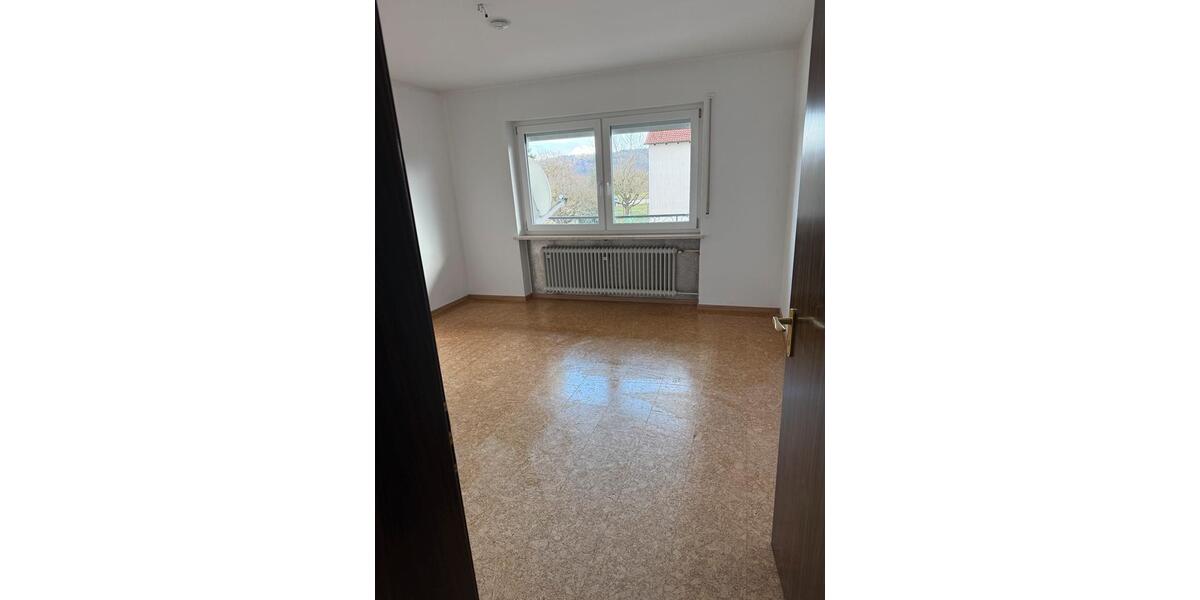 Etagenwohnung Garching an der Alz - 4 Zimmer, 98 m&sup2;, 900&euro; | Angebot:26030570
