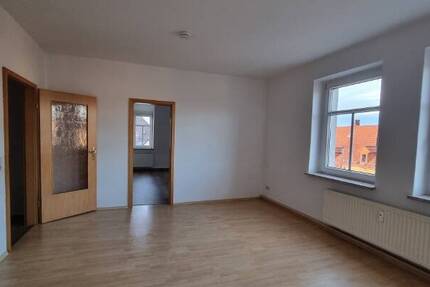 Wohnung Glauchau - 2 Zimmer, 72 m&sup2;, 330&euro; | Angebot:19320675