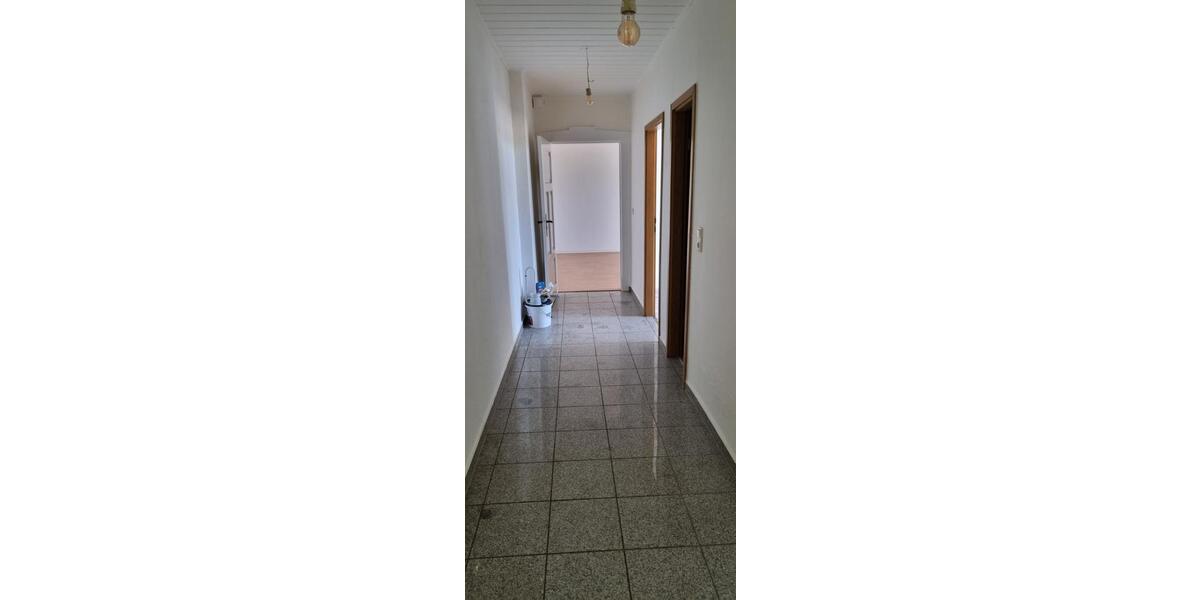 Dachgeschoßwohnung Weißwasser (Oberlausitz) - 2 Zimmer, 68 m&sup2;, 304&euro; | Angebot:20471481