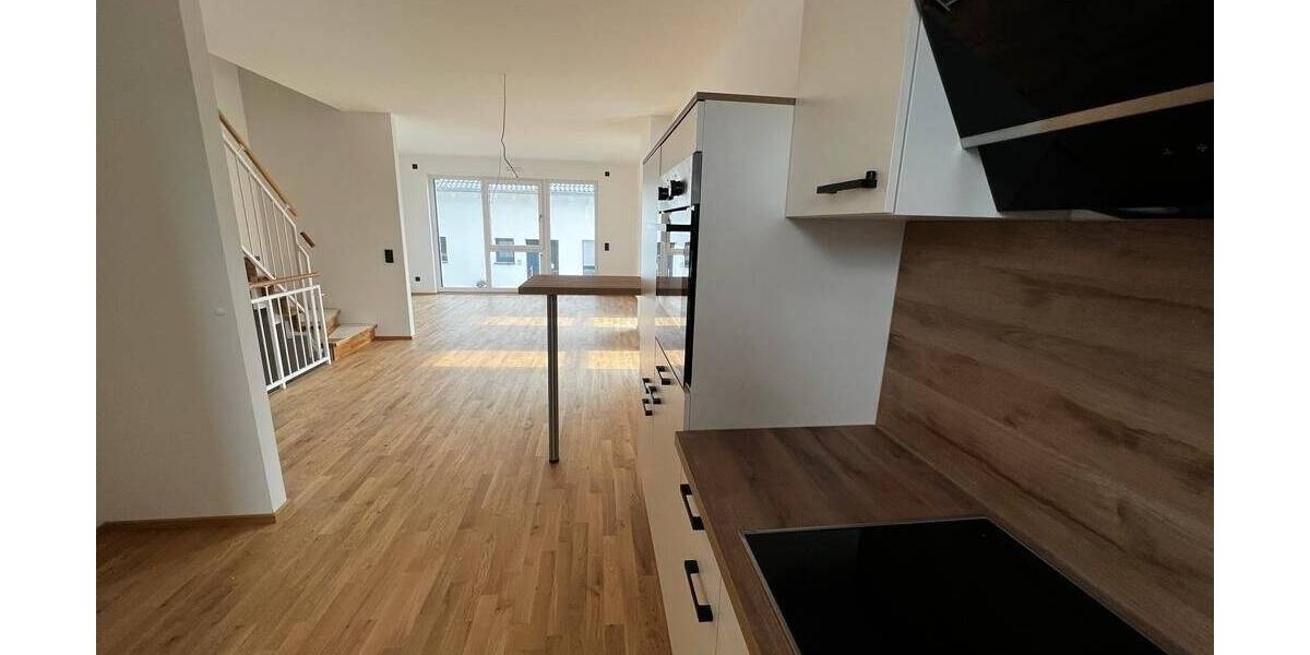 Doppelhaushälfte Mainz Weisenau - 6 Zimmer, 159 m&sup2;, 2.500&euro; | Angebot:25683725