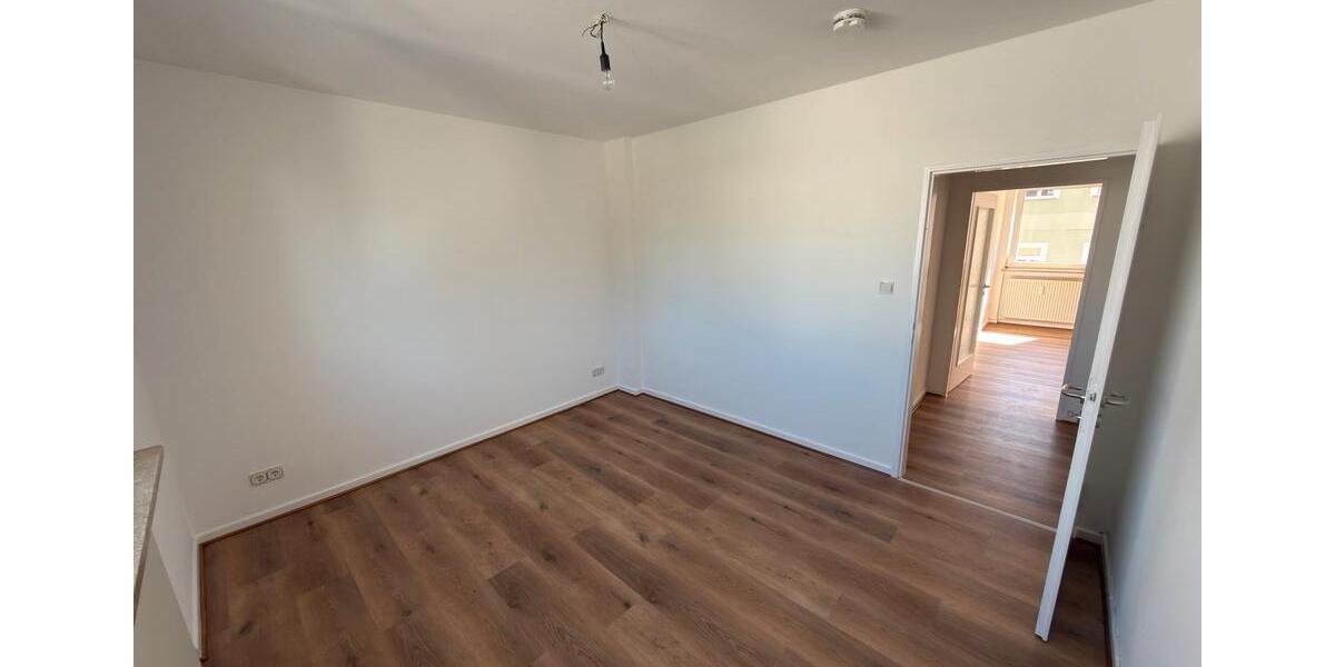 Etagenwohnung Wiesbaden Biebrich - 2 Zimmer, 47 m&sup2;, 990&euro; | Angebot:26325843