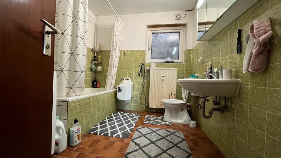 Erdgeschoßwohnung Calw - 2.5 Zimmer, 87 m&sup2;, 855&euro; | Angebot:26061225