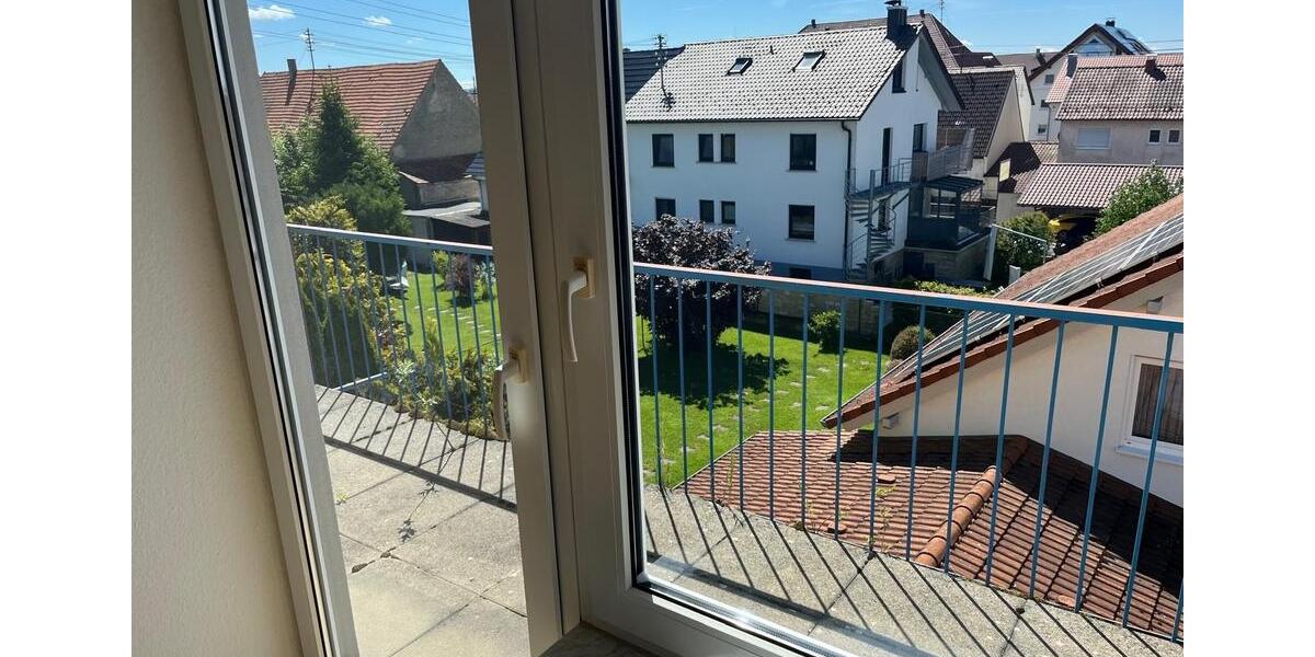 Dachgeschoßwohnung Hülben - 2 Zimmer, 55 m&sup2;, 530&euro; | Angebot:24729102