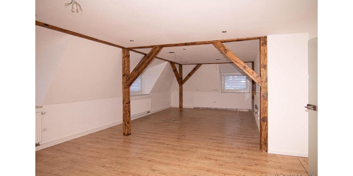 Dachgeschoßwohnung Oberkotzau - 5 Zimmer, 137 m&sup2;, 1.028&euro; | Angebot:23807306