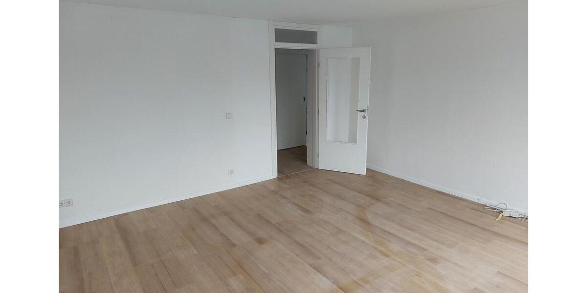 Etagenwohnung Backnang - 3 Zimmer, 76 m&sup2;, 1.100&euro; | Angebot:26262609