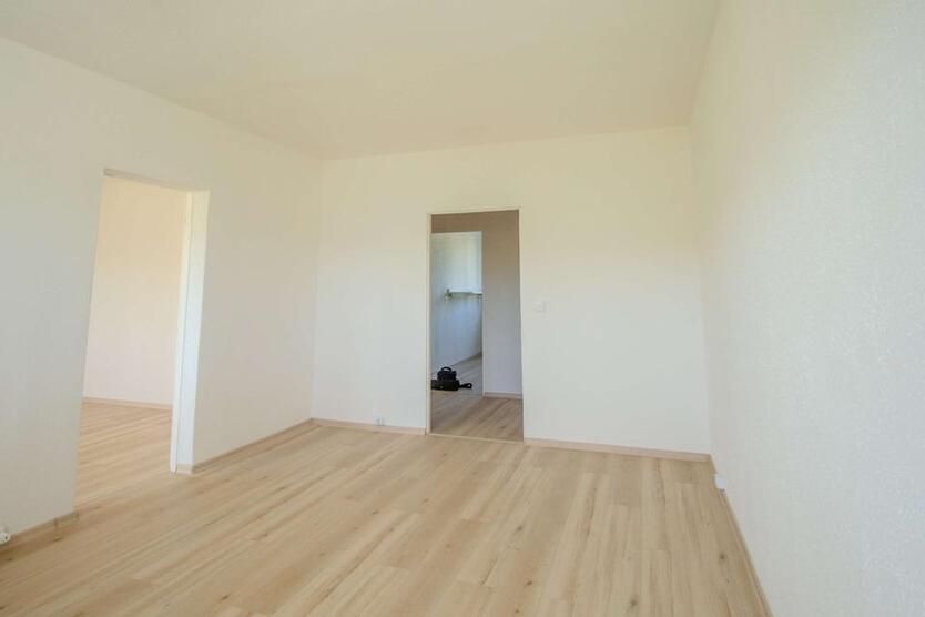 Helle 2-Zimmer Wohnung in grüner Umgebung zimmer