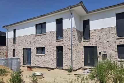 Haus Bergen - 4 Zimmer, 175 m&sup2;, 2.000&euro; | Angebot:24431452