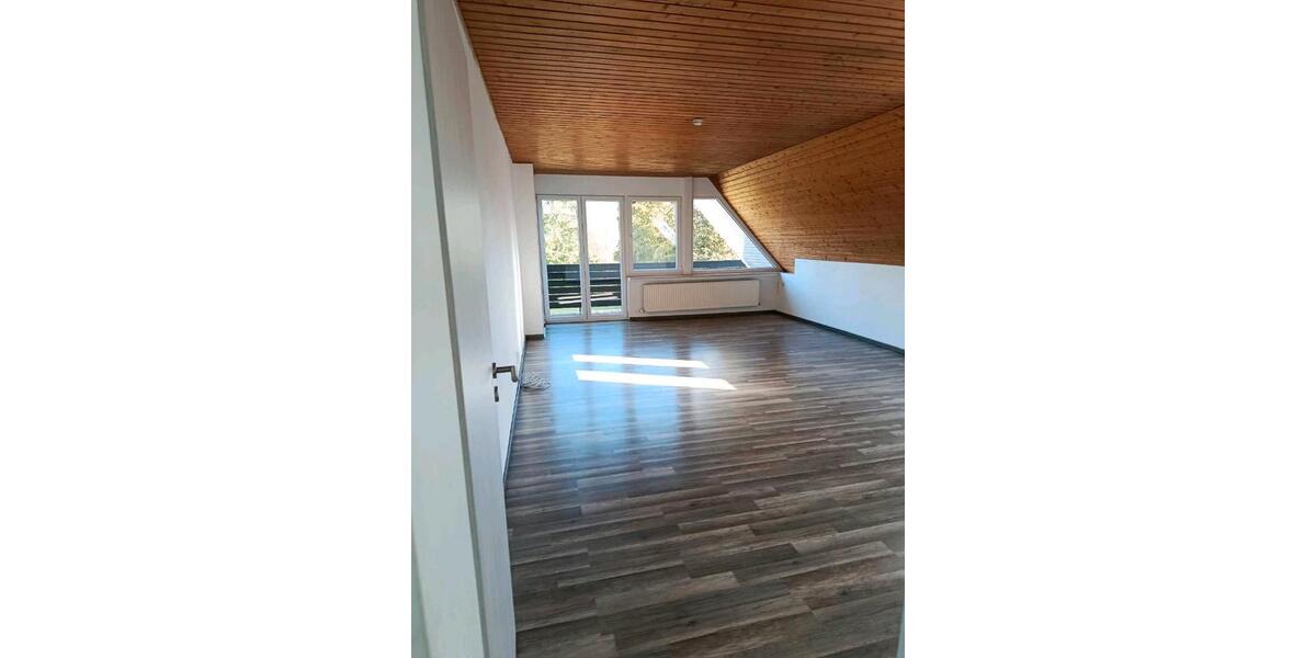 Dachgeschoßwohnung Langwedel - 4 Zimmer, 95 m&sup2;, 950&euro; | Angebot:25981006