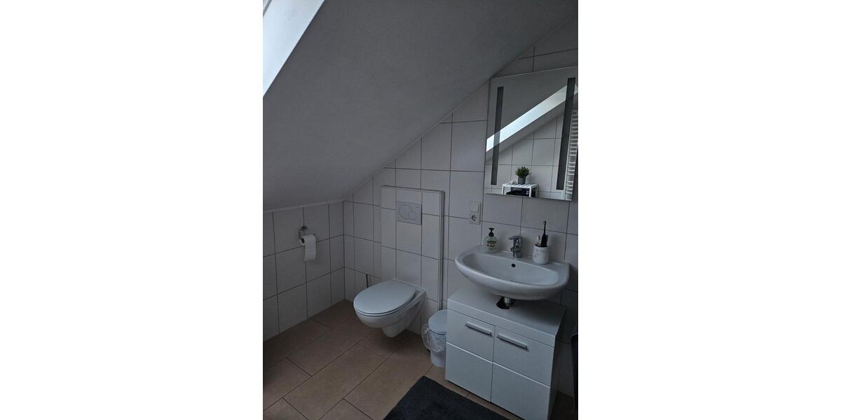 Dachgeschoßwohnung Lügde - 3 Zimmer, 75 m&sup2;, 430&euro; | Angebot:26033811