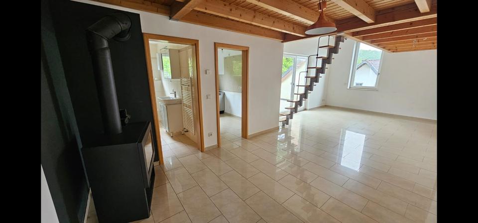 Dachgeschoßwohnung Bergneustadt - 3 Zimmer, 85 m&sup2;, 900&euro; | Angebot:26621317
