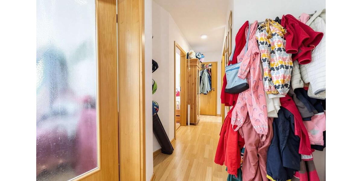 Etagenwohnung Schwerin - 3 Zimmer, 81 m&sup2;, 815&euro; | Angebot:26682664