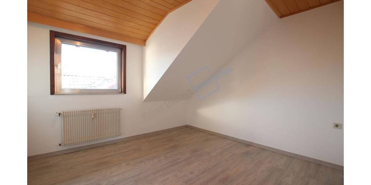 Etagenwohnung Darmstadt Eberstadt - 5 Zimmer, 142 m&sup2;, 1.195&euro; | Angebot:25983331