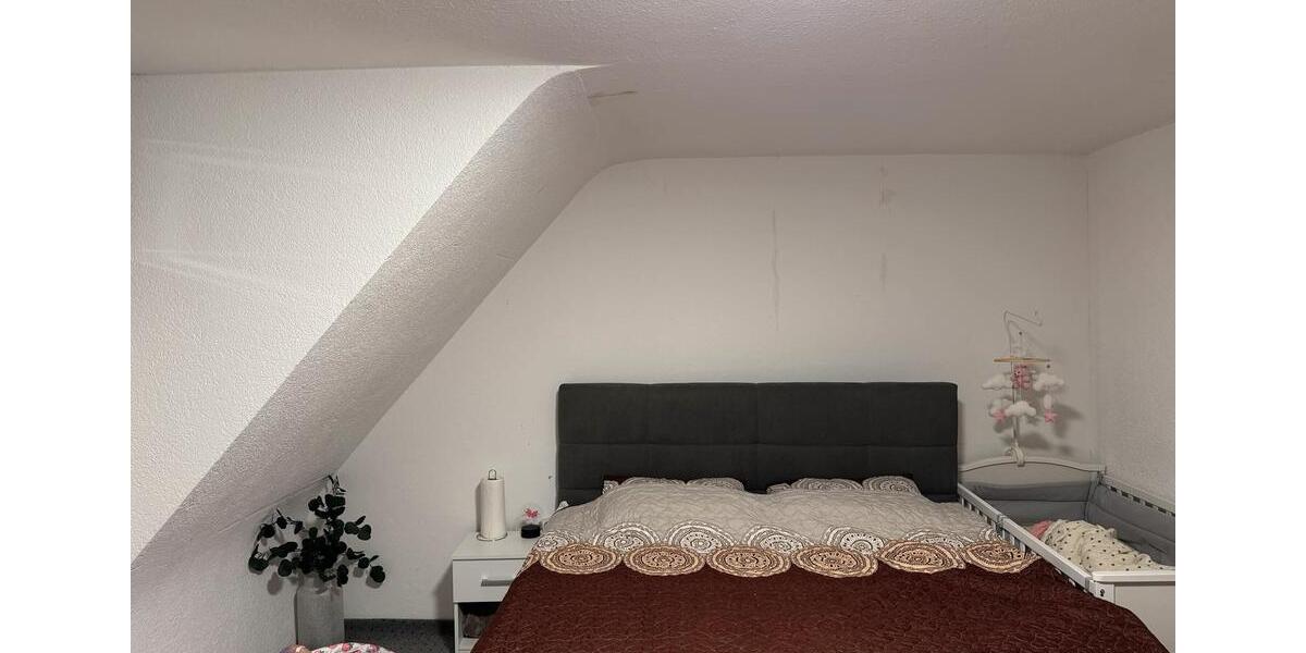 Dachgeschoßwohnung Aalen Attenhofen - 3 Zimmer, 85 m&sup2;, 800&euro; | Angebot:26231213