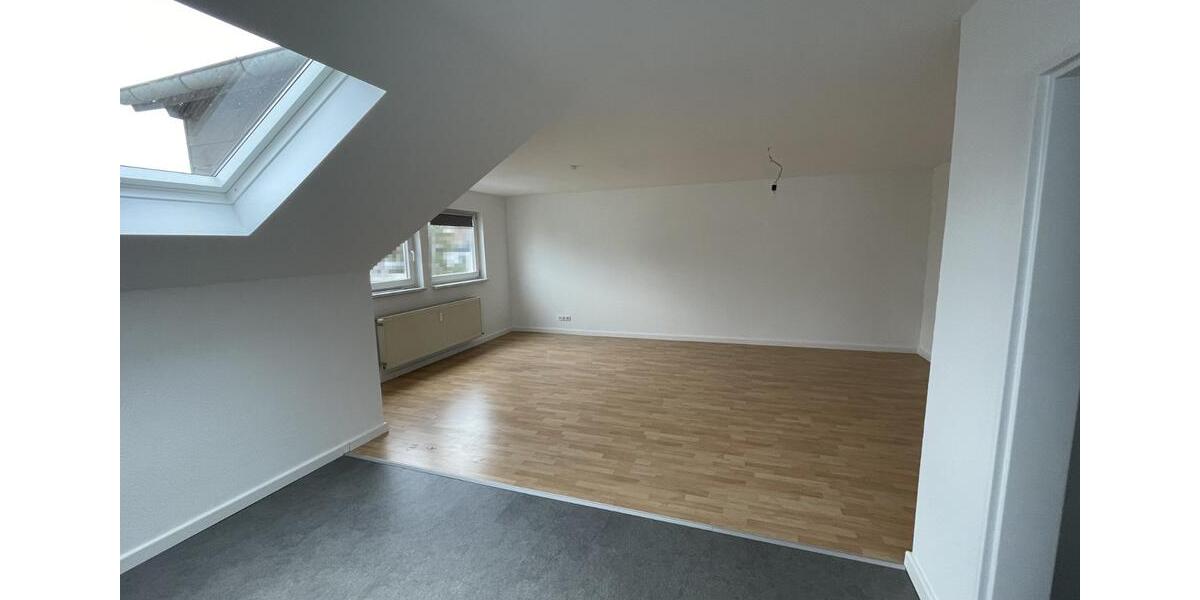 Helle 2ZKB Dachgeschosswohnung in ruhiger Wohnlage von Finthen 2 zimmer