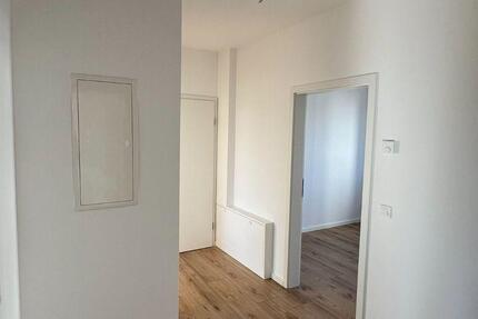 Kernsanierte 3 Zimmer-Wohnung mit Balkon in zentraler Lage 3 zimmer