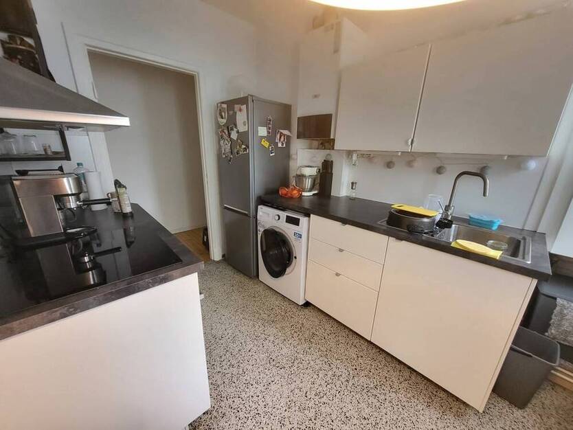 Zentrale Lage: Sanierte 2-Zimmer-Wohnung mit Balkon in HL-St. Jürgen (Nähe Uni), Ratzeburger Allee