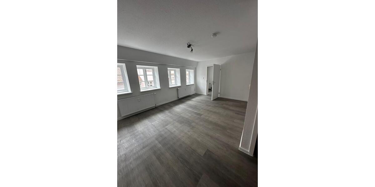 Etagenwohnung Teterow - 4 Zimmer, 101 m&sup2;, 911&euro; | Angebot:26248161