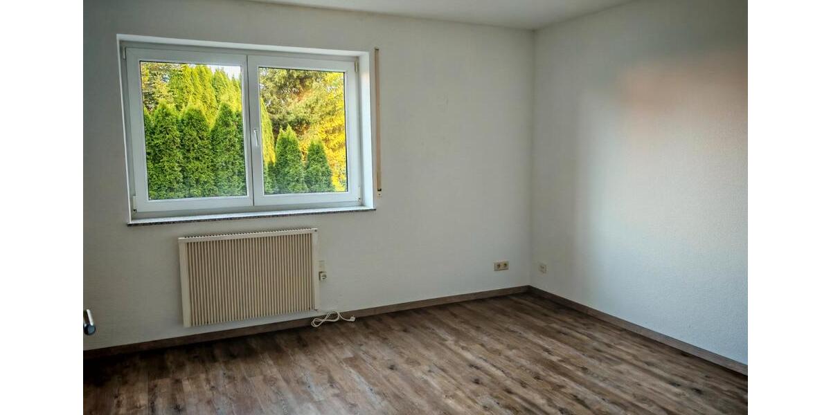 Erdgeschoßwohnung Neuhausen ob Eck - 3.5 Zimmer, 105 m&sup2;, 1.050&euro; | Angebot:26020876