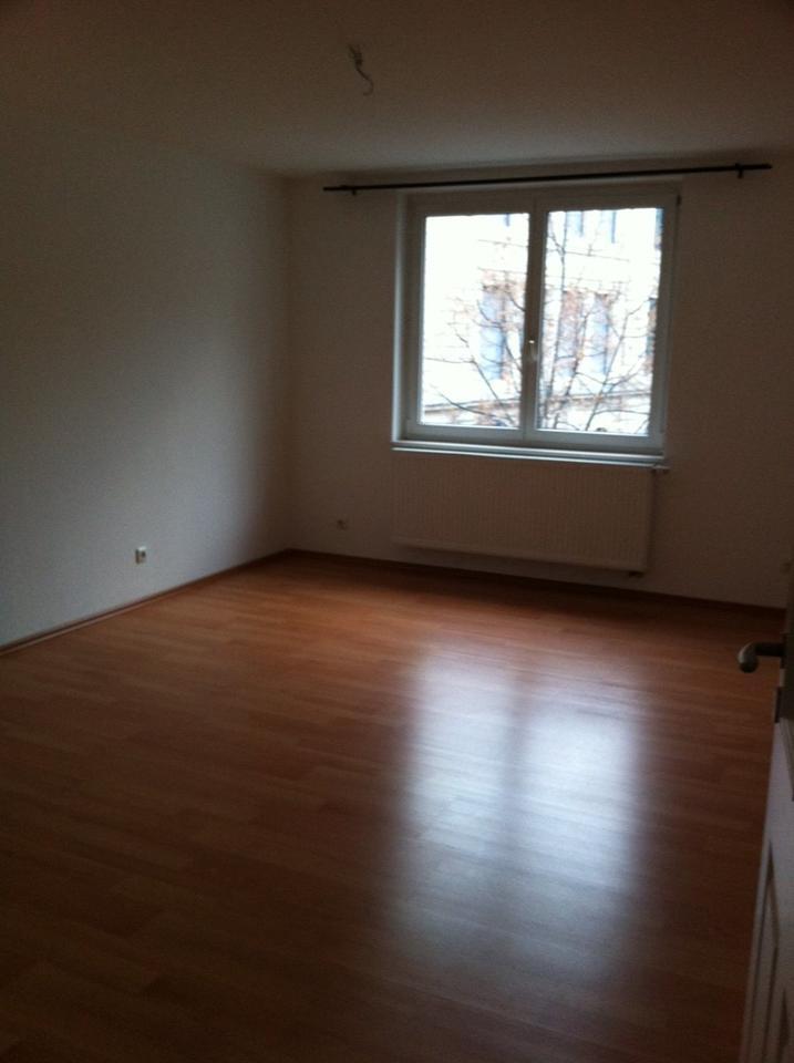 Schöne 3 Zimmer-Wohnung in Wü-City