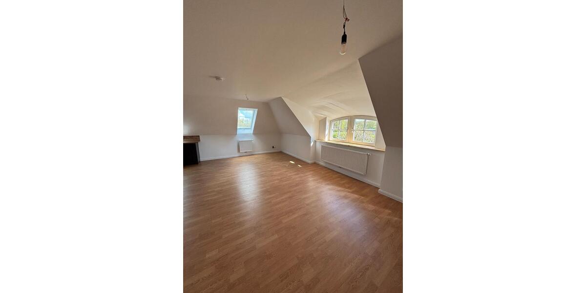Dachgeschoßwohnung Aukrug - 2.5 Zimmer, 75 m&sup2;, 860&euro; | Angebot:26050947
