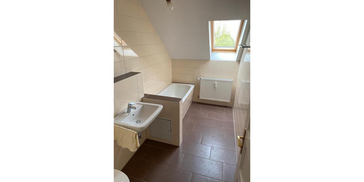 Dachgeschoßwohnung Burg - 2.5 Zimmer, 60 m&sup2;, 400&euro; | Angebot:26346429